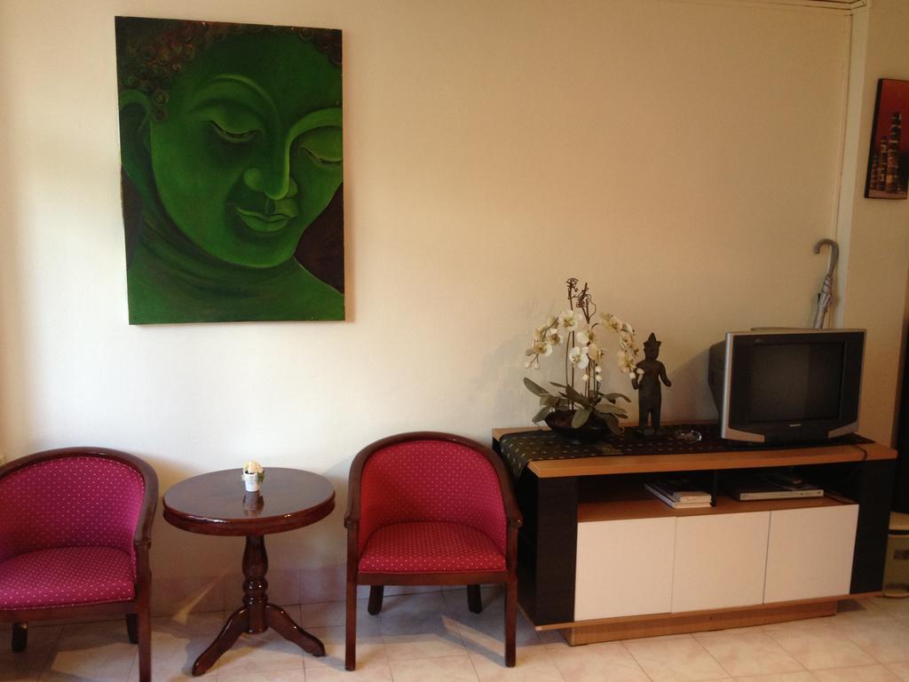 Fong Kaew And Baan Nang Fa Guesthouse Patong Exteriör bild