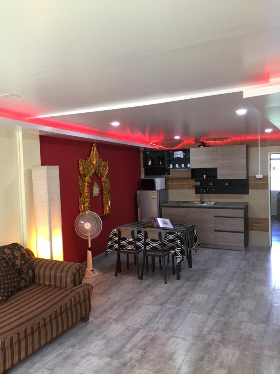 Fong Kaew And Baan Nang Fa Guesthouse Patong Exteriör bild